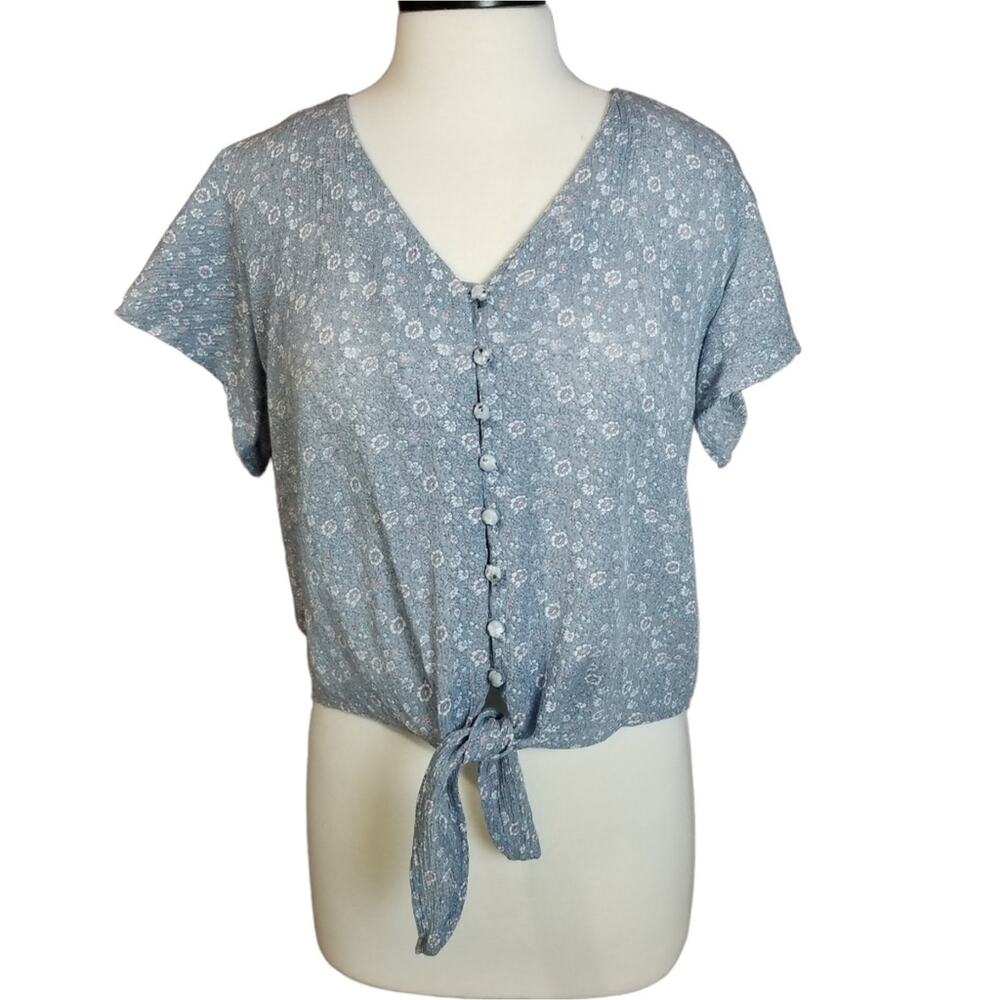 Sim and Sam Blouse Medium Short Sleeve V Neck Tie Hem Floral Cropped Button